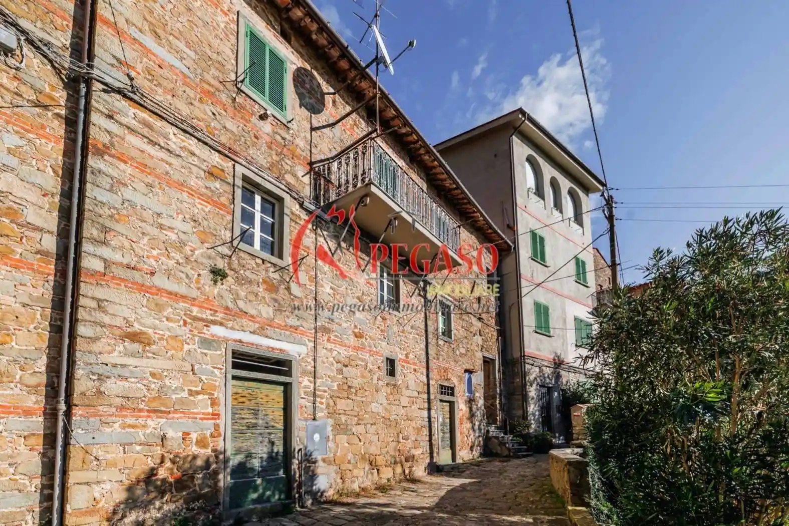 Casa indipendente in vendita a Pescia