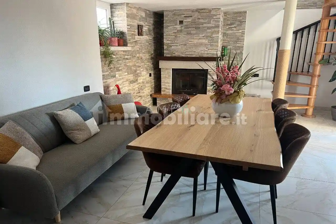 Casa indipendente in vendita a Costa Volpino