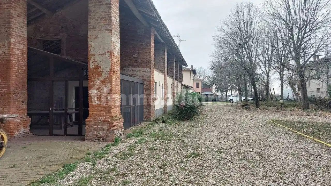 Rustico - Casale in vendita a Campospinoso Albaredo