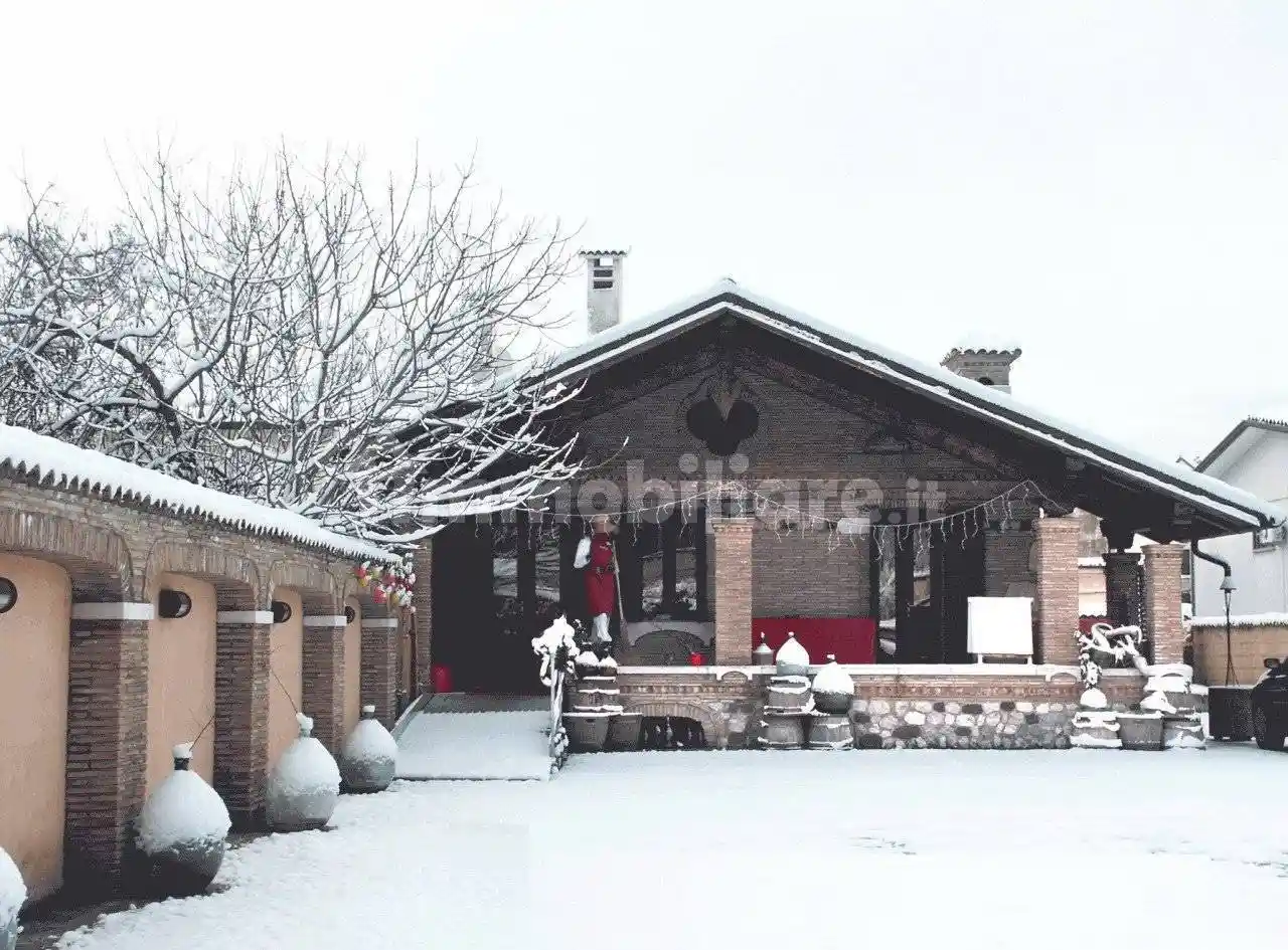 Villa in vendita a Pieve del Grappa