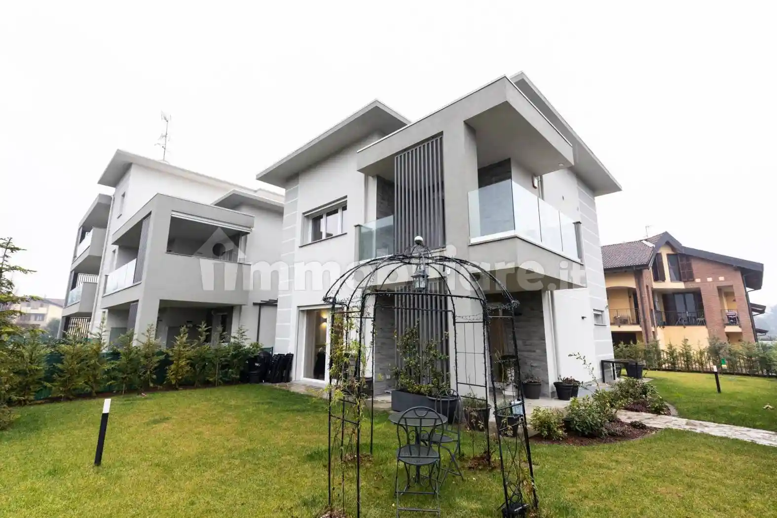 Villa in vendita a Cavenago di Brianza