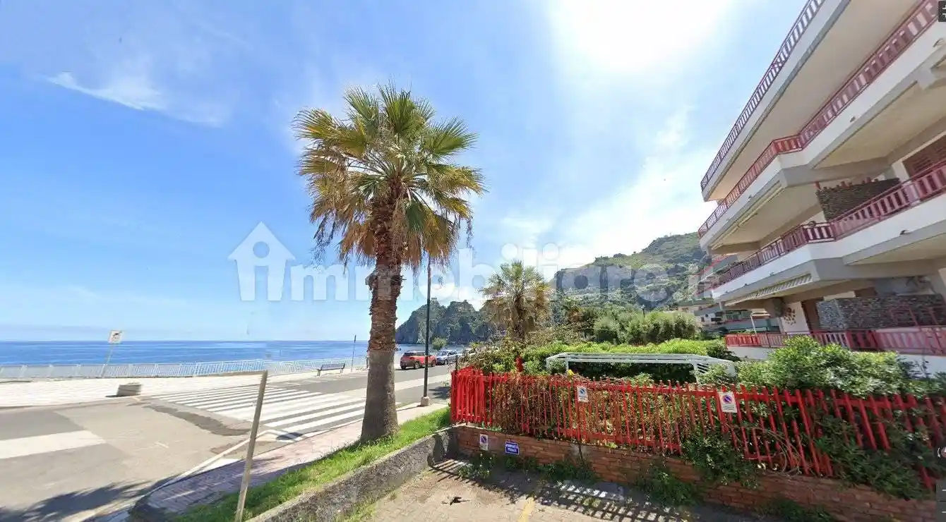 Appartamento in vendita a Sant'Alessio Siculo