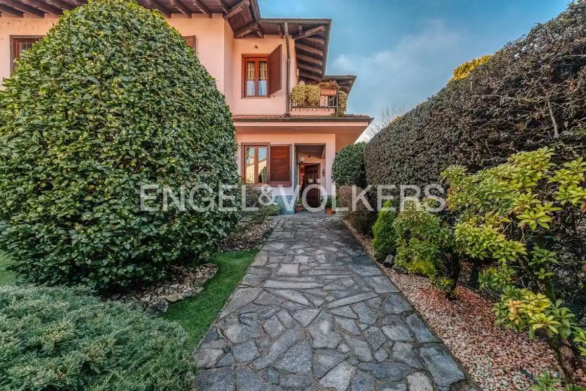 Villa in vendita a Parabiago