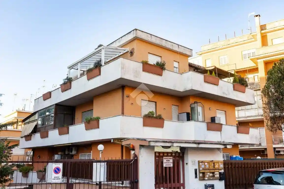 Appartamento in vendita a Roma