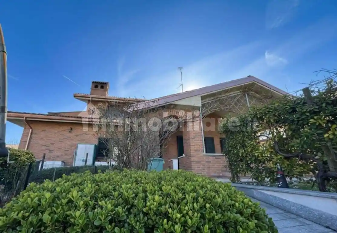 Villa in vendita a Godiasco Salice Terme