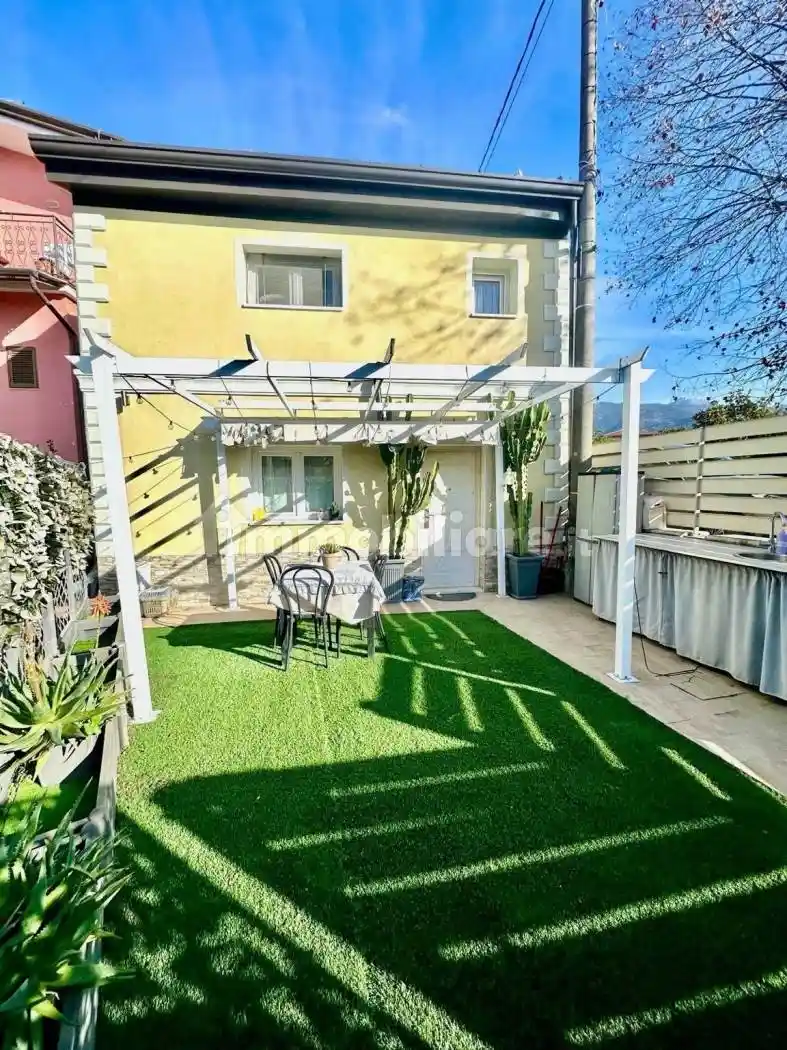 Villa in vendita a Massa