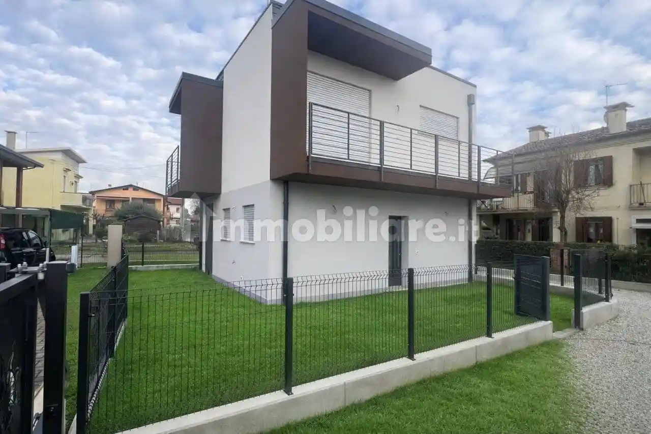 Casa indipendente in vendita a Campo San Martino