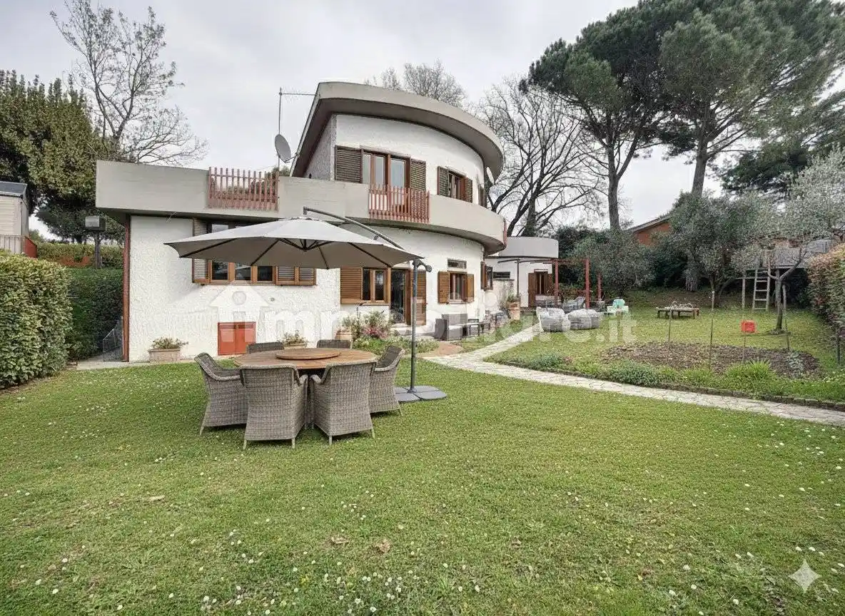 Villa in vendita a Formello