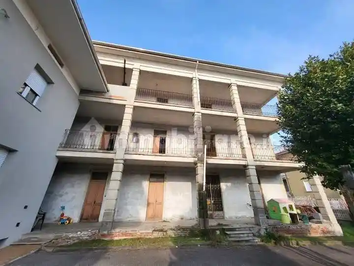 Casa indipendente in vendita a Romagnano Sesia