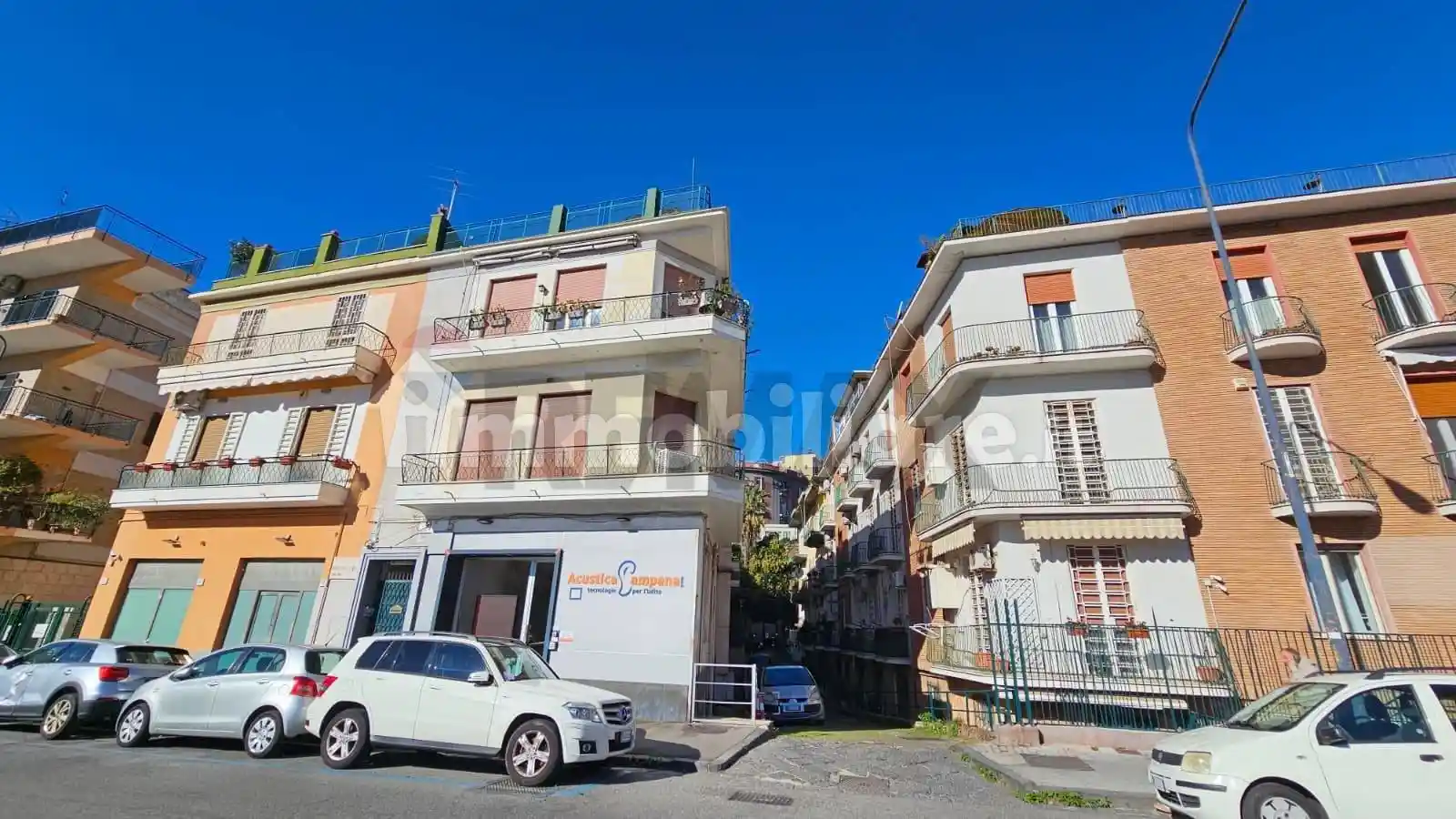 Appartamento in vendita a Napoli