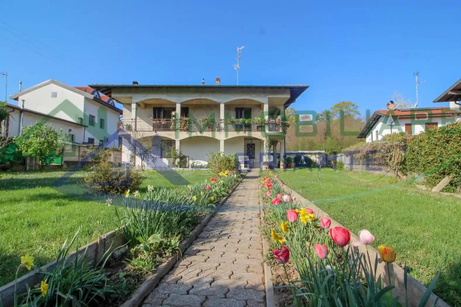 Villa in vendita a Arsago Seprio