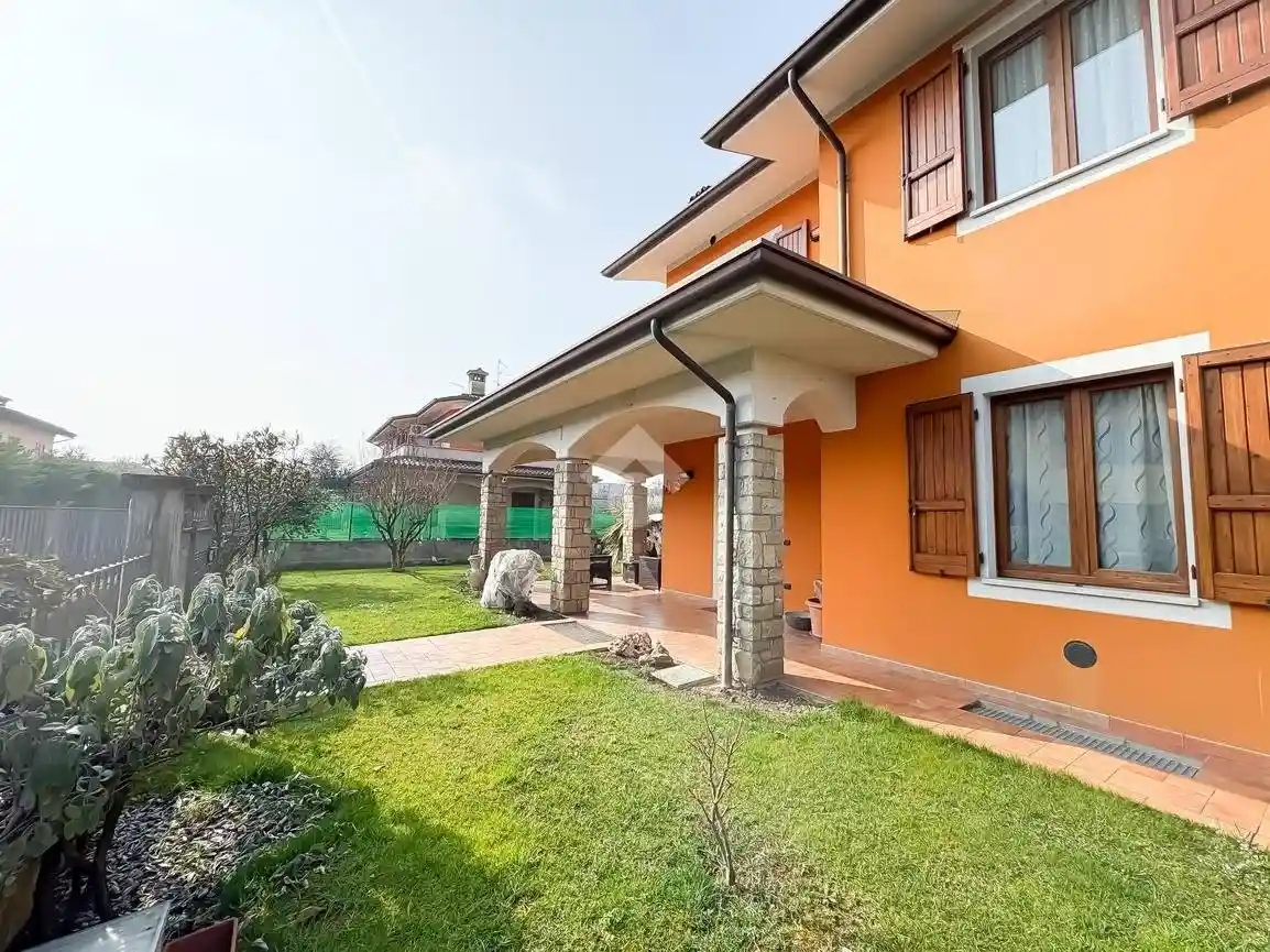 Villa in vendita a Paderno Franciacorta