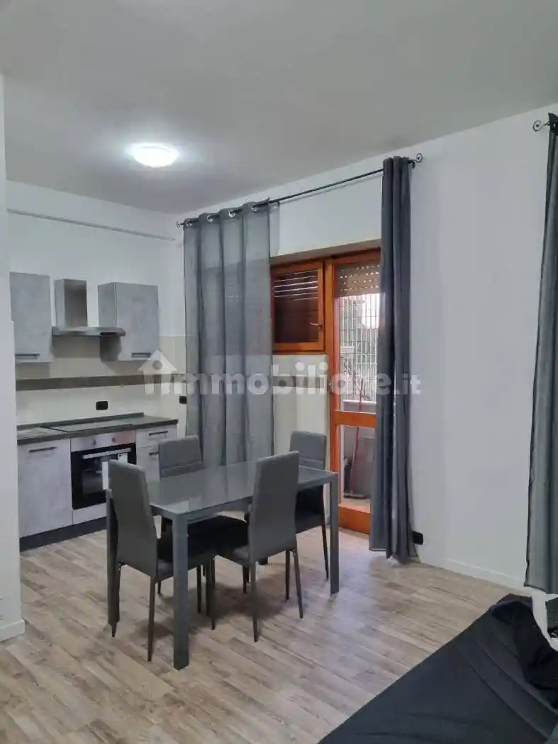 Palazzo - Edificio in affitto a Latina