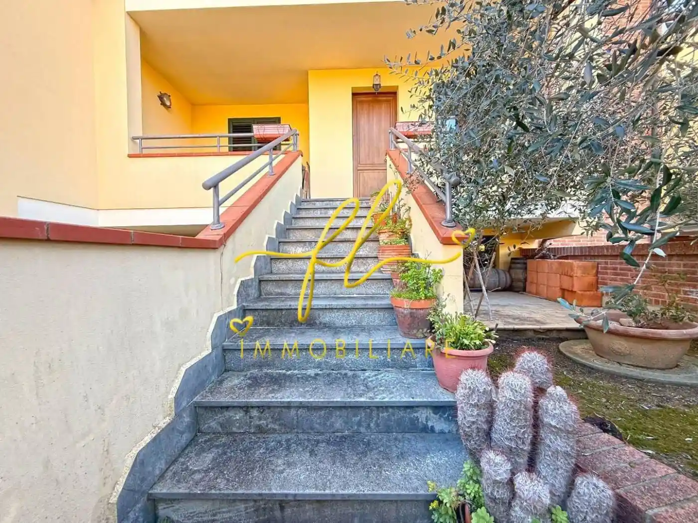 Villetta a schiera in vendita a Cecina