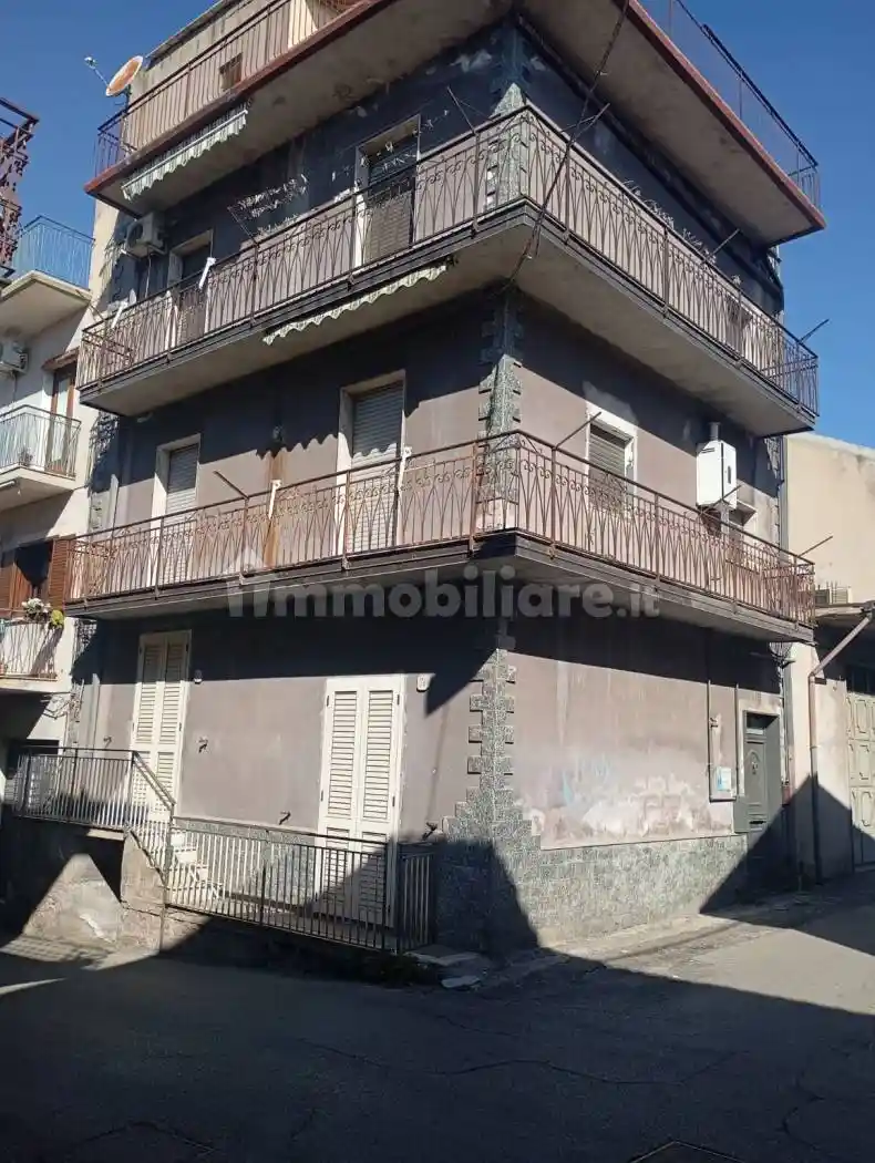 Palazzo - Edificio in vendita a Santa Maria di Licodia
