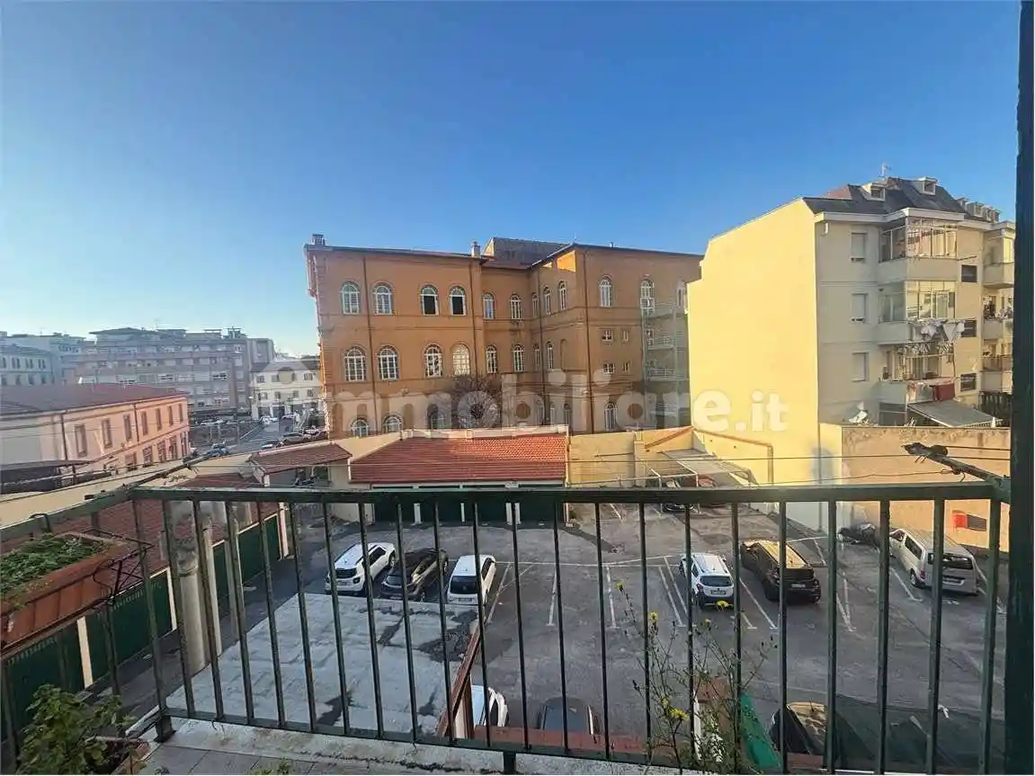 Appartamento in vendita a Livorno