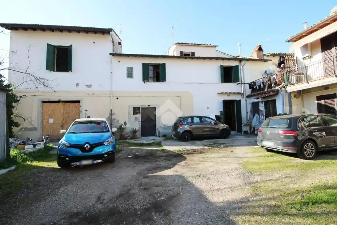 Casa indipendente in vendita a Prato