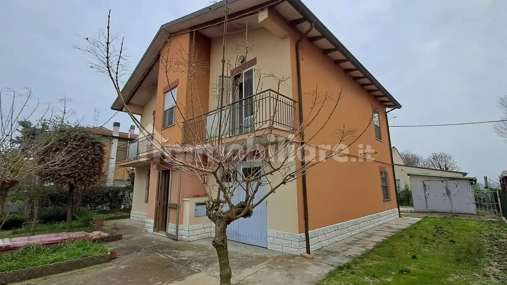 Casa indipendente in vendita a Forlì