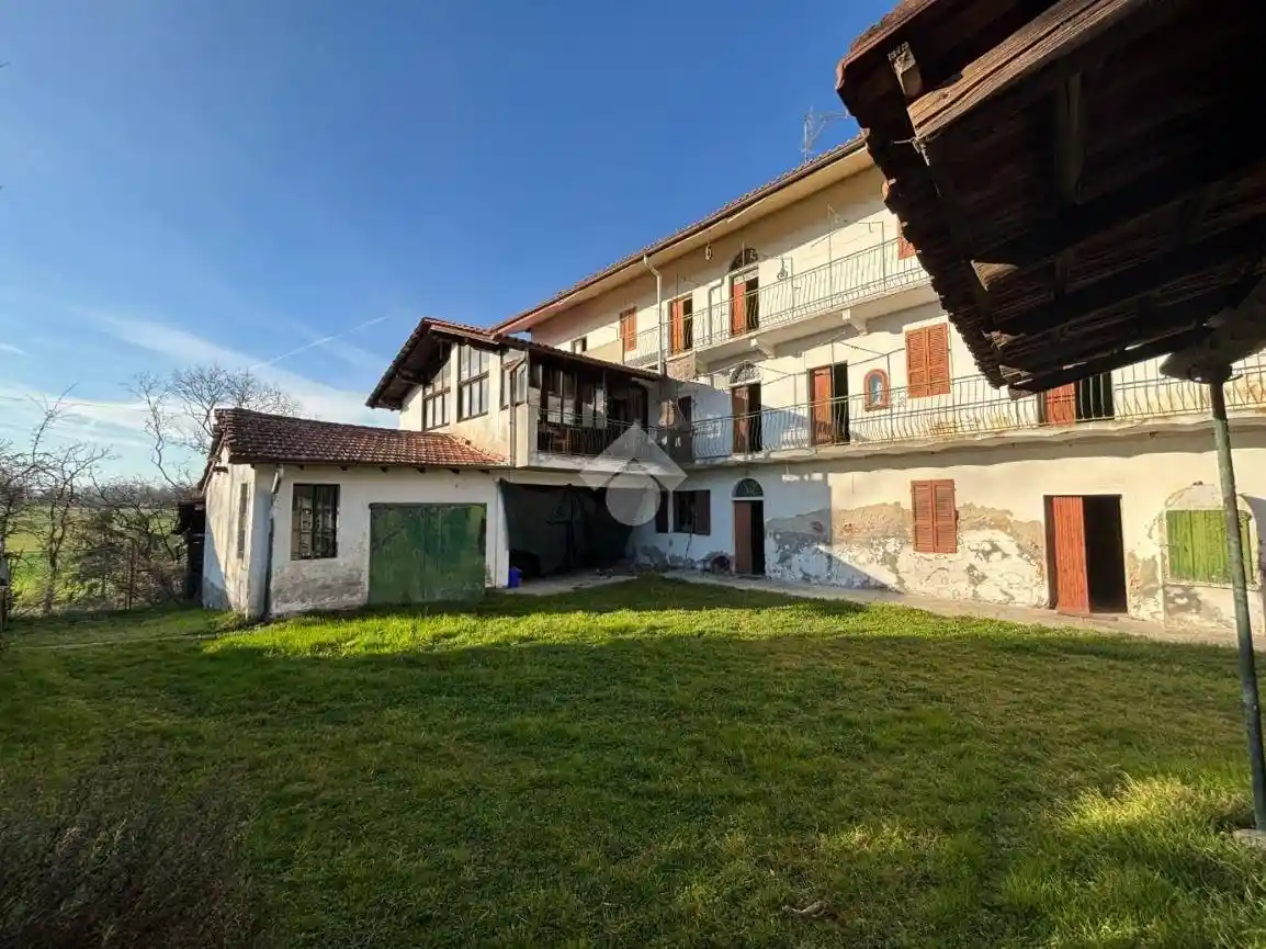 Casa indipendente in vendita a Divignano