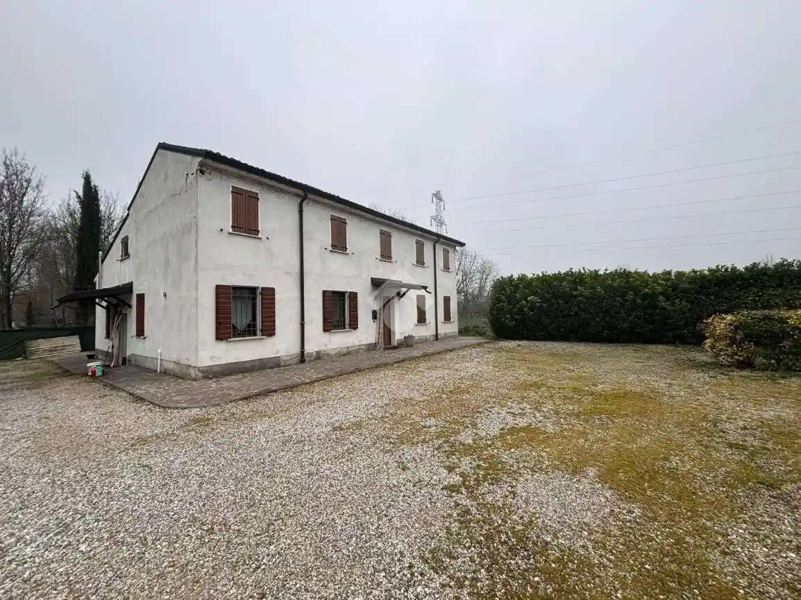 Casa indipendente in vendita a Mantova