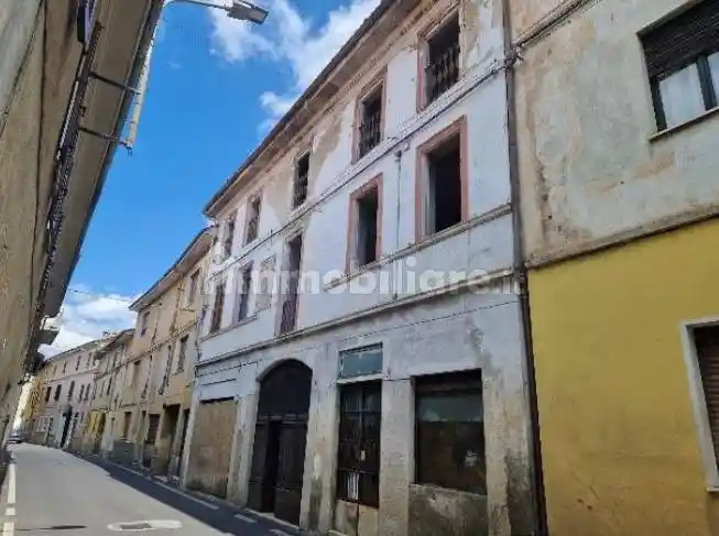 Appartamento in vendita a Fara Novarese