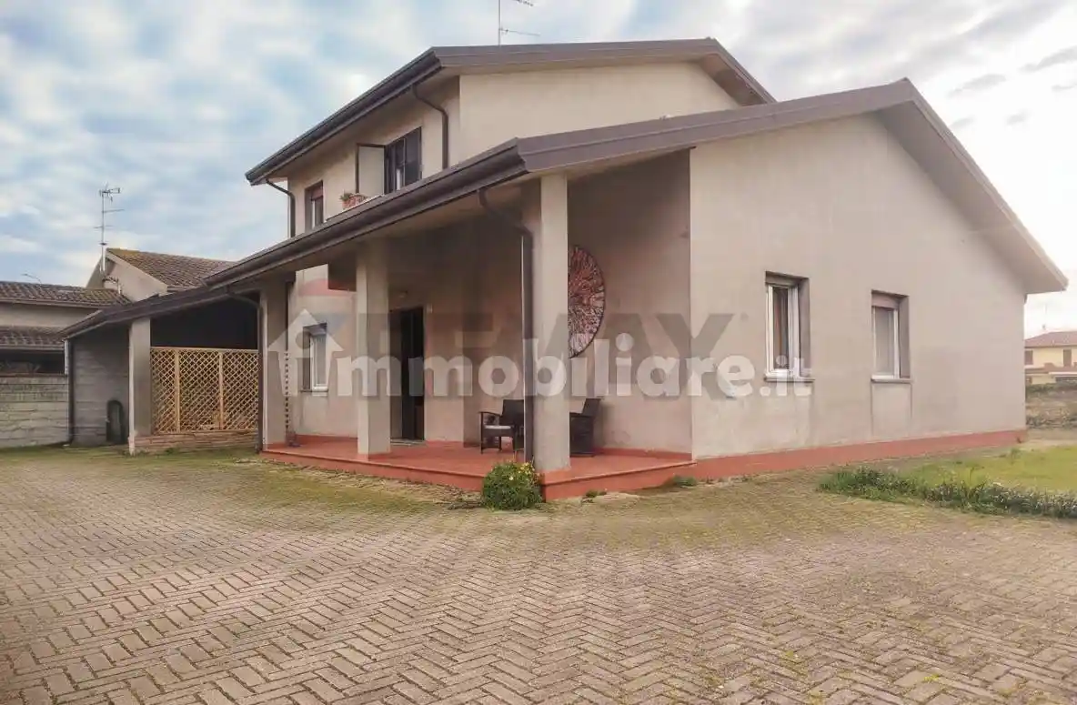 Villa in vendita a Tresignana