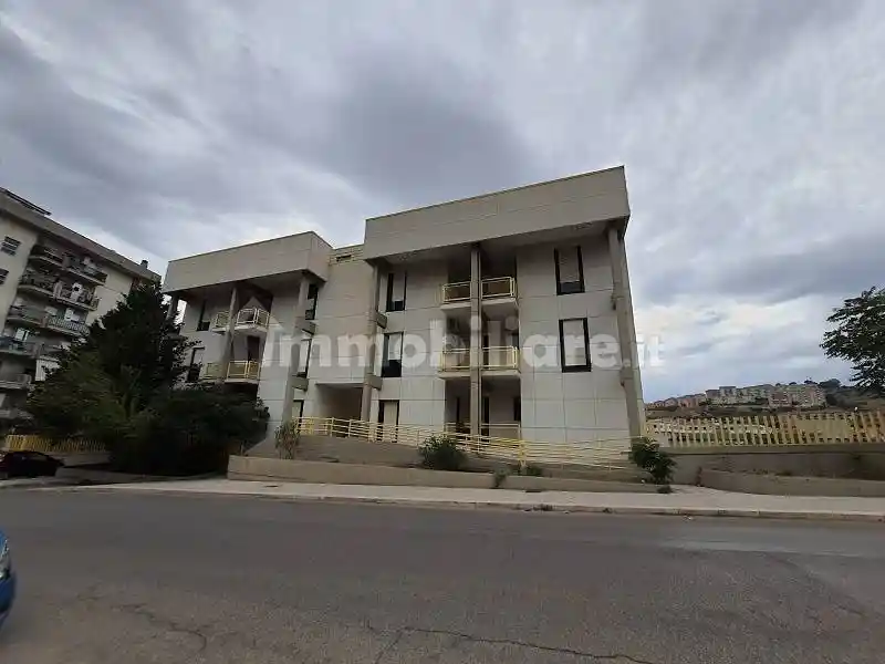 Palazzo - Edificio in vendita a Caltanissetta