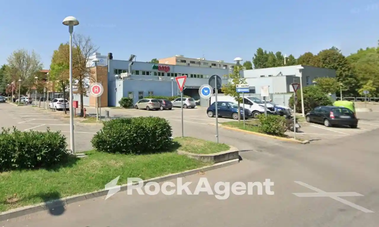 Palazzo - Edificio in vendita a Castel Maggiore