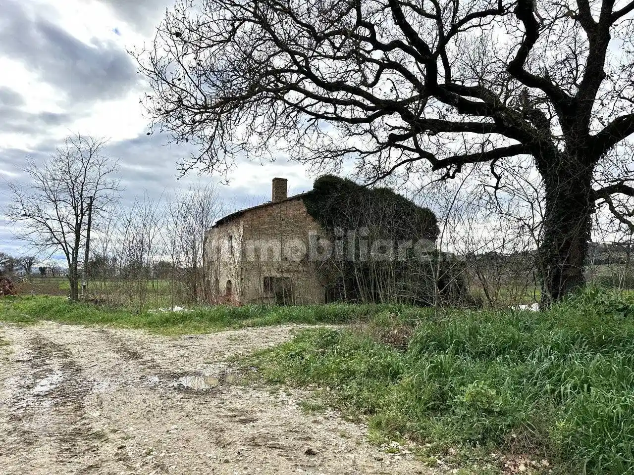 Rustico - Casale in vendita a Perugia