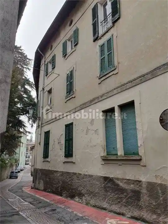 Palazzo - Edificio in vendita a Asso