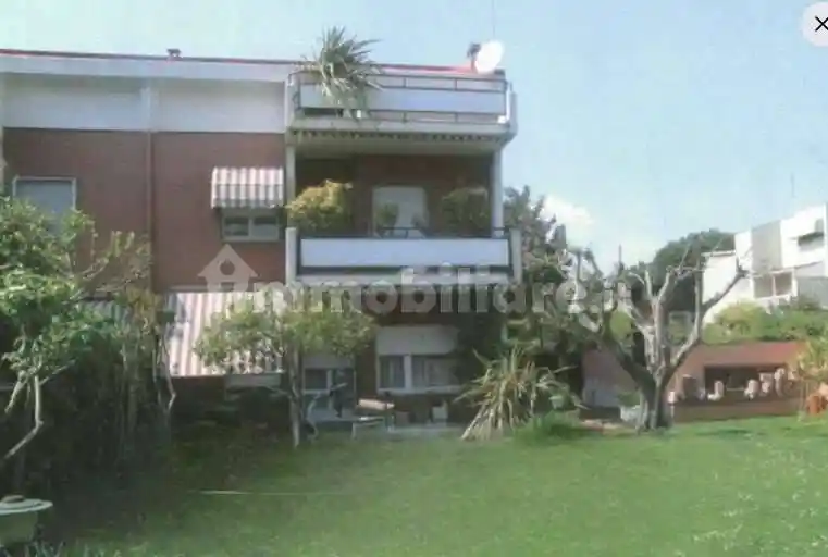 Casa indipendente in vendita a Roma