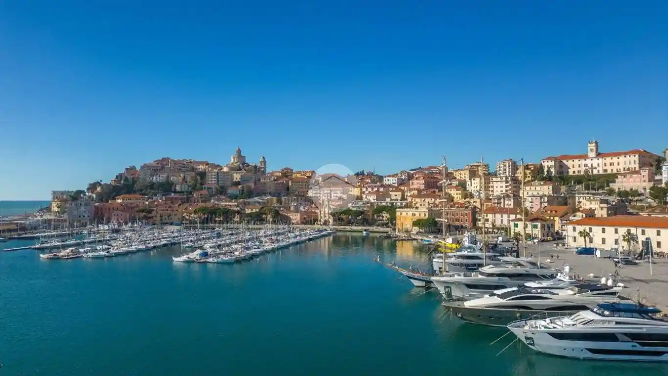 Appartamento in vendita a Imperia