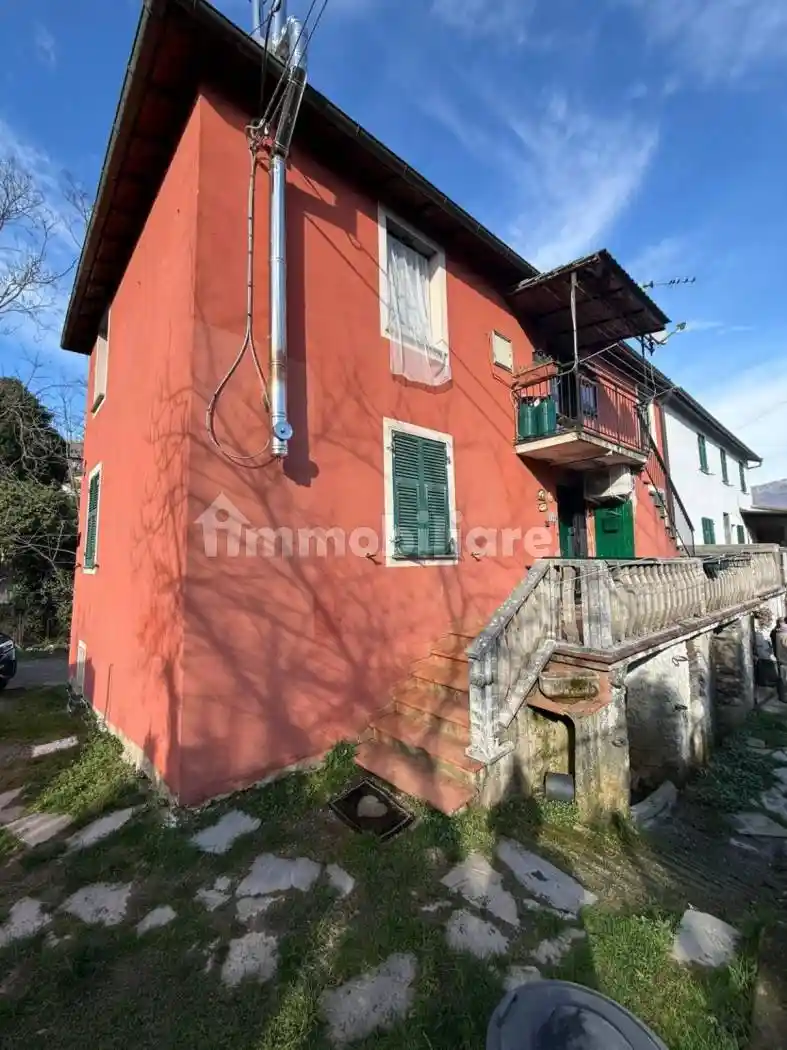 Villa in vendita a Lumarzo