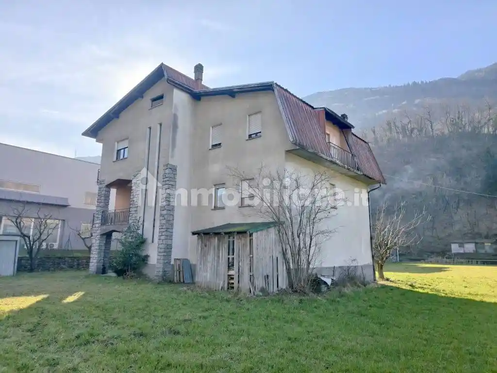 Villa in vendita a Cosio Valtellino