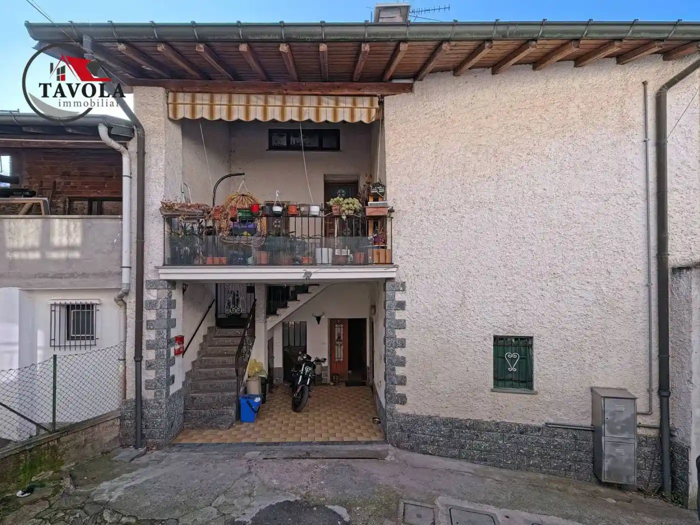 Appartamento in vendita a Cocquio-Trevisago