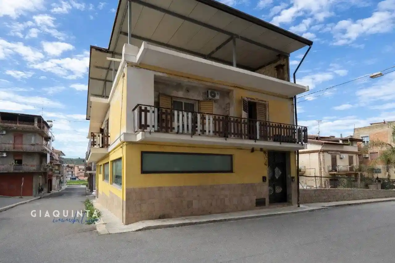 Casa indipendente in vendita a Palagonia