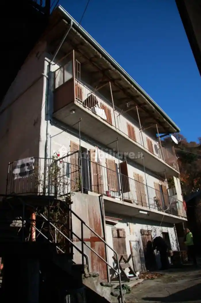 Palazzo - Edificio in vendita a Condove