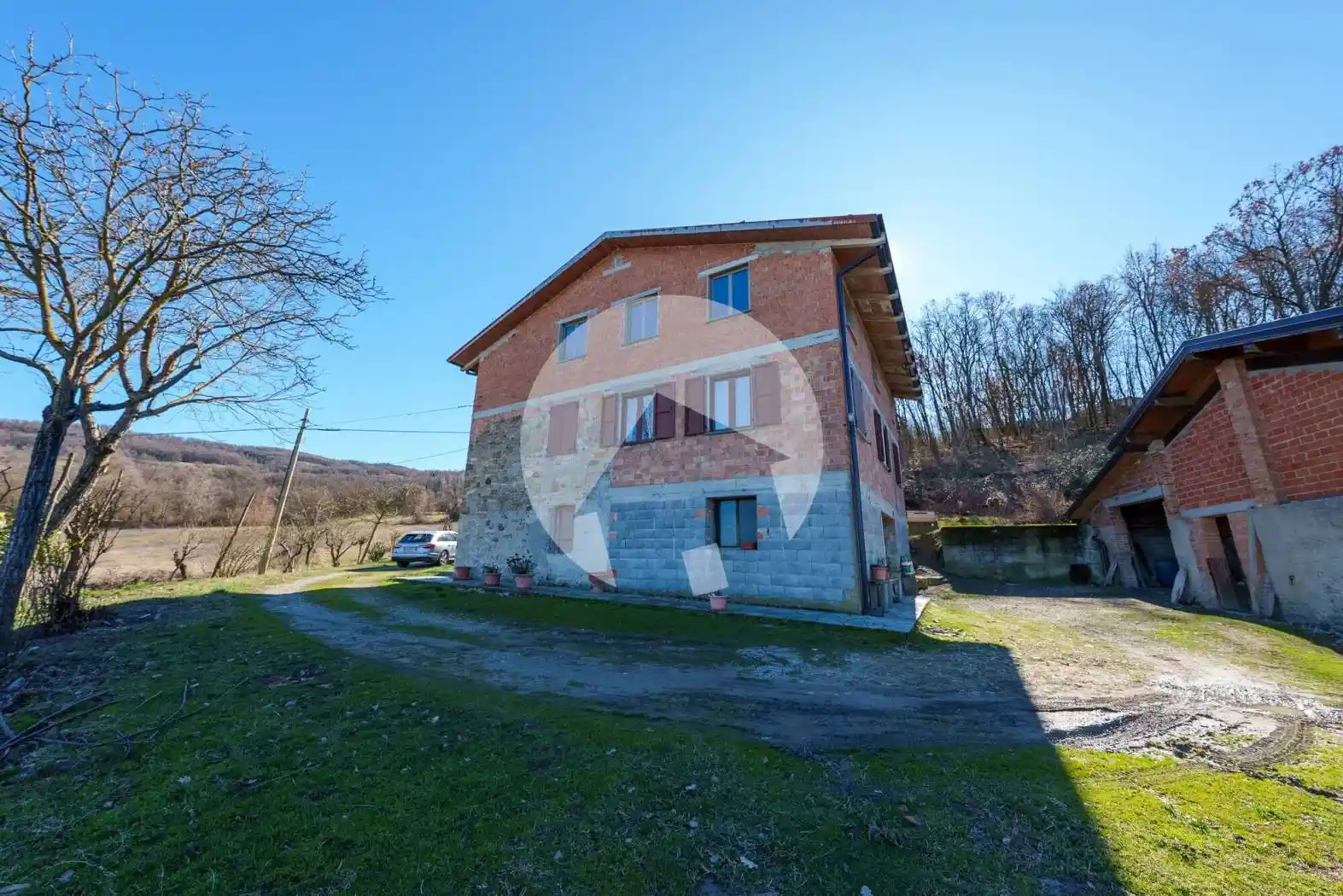 Villa in vendita a Canossa