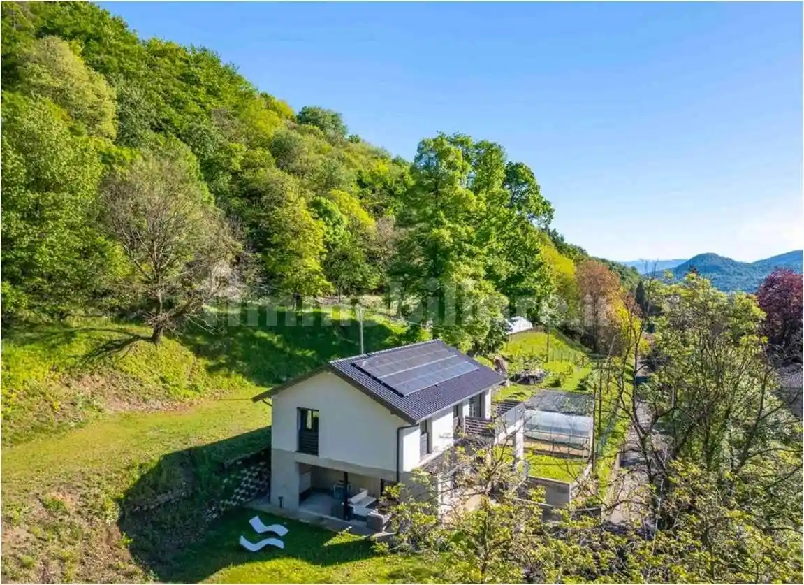 Villa in vendita a Varese