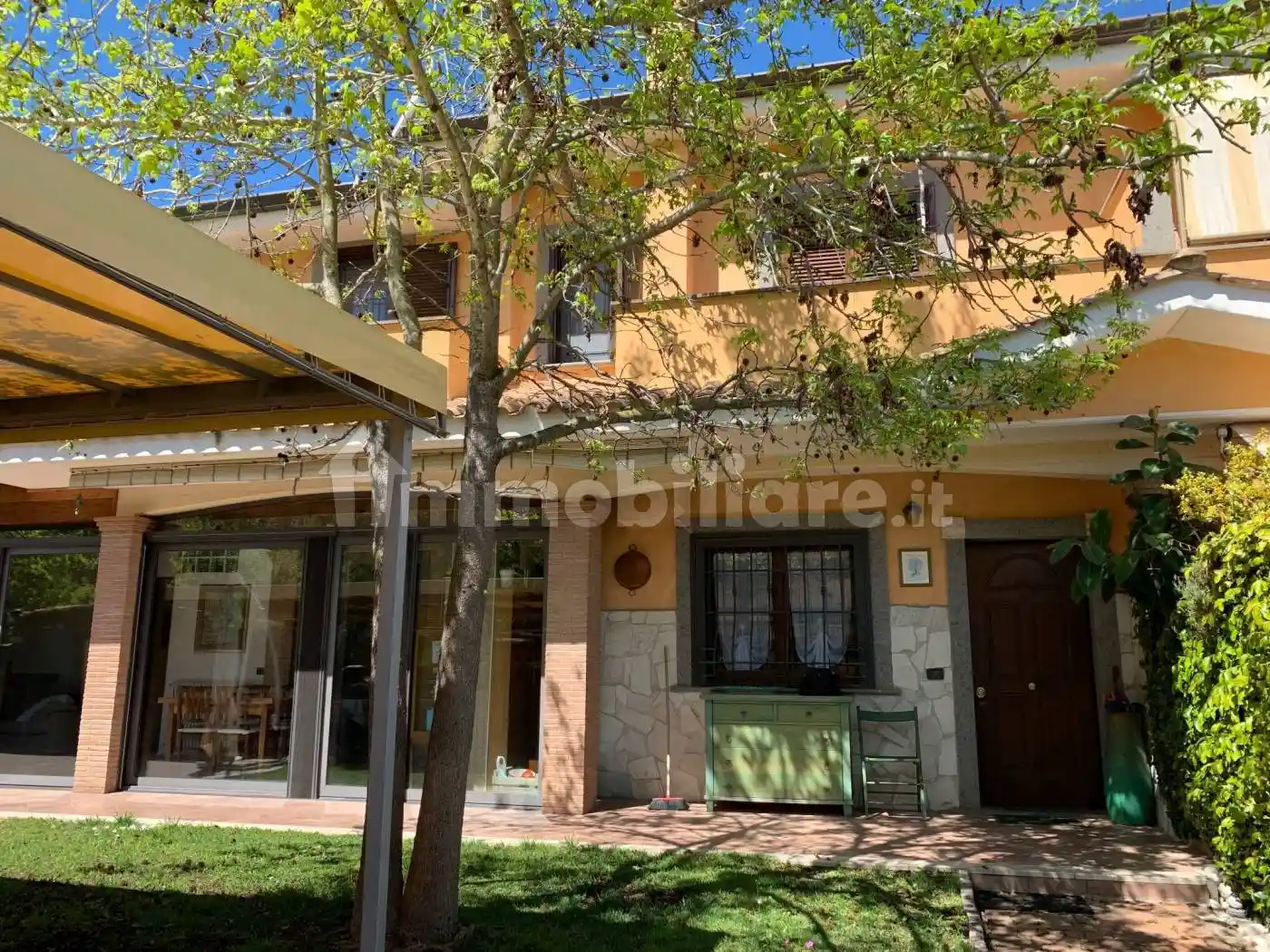 Villetta a schiera in vendita a Pomezia