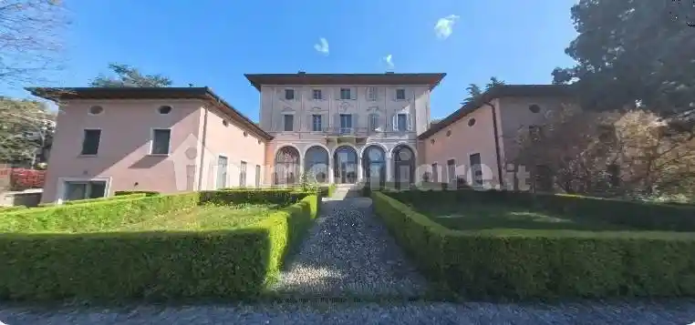 Villa in vendita a Brescia