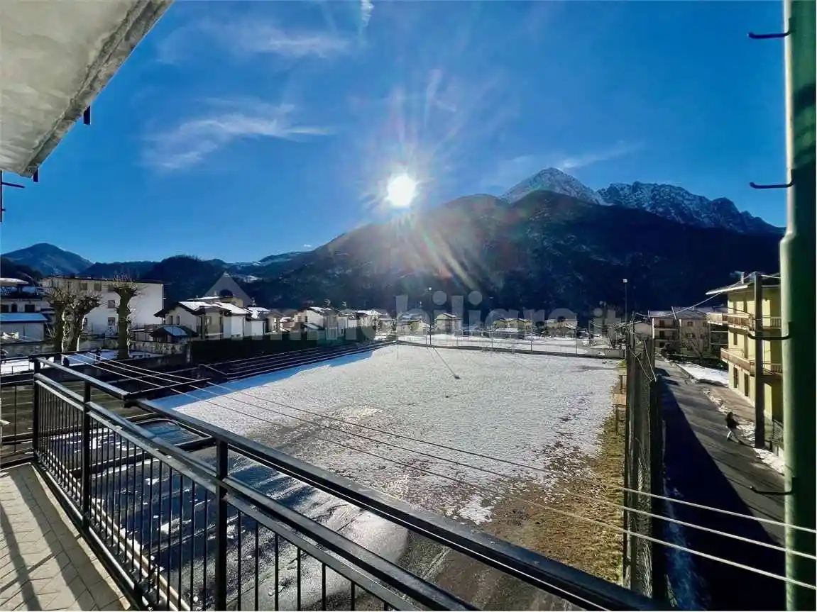 Appartamento in vendita a Introbio