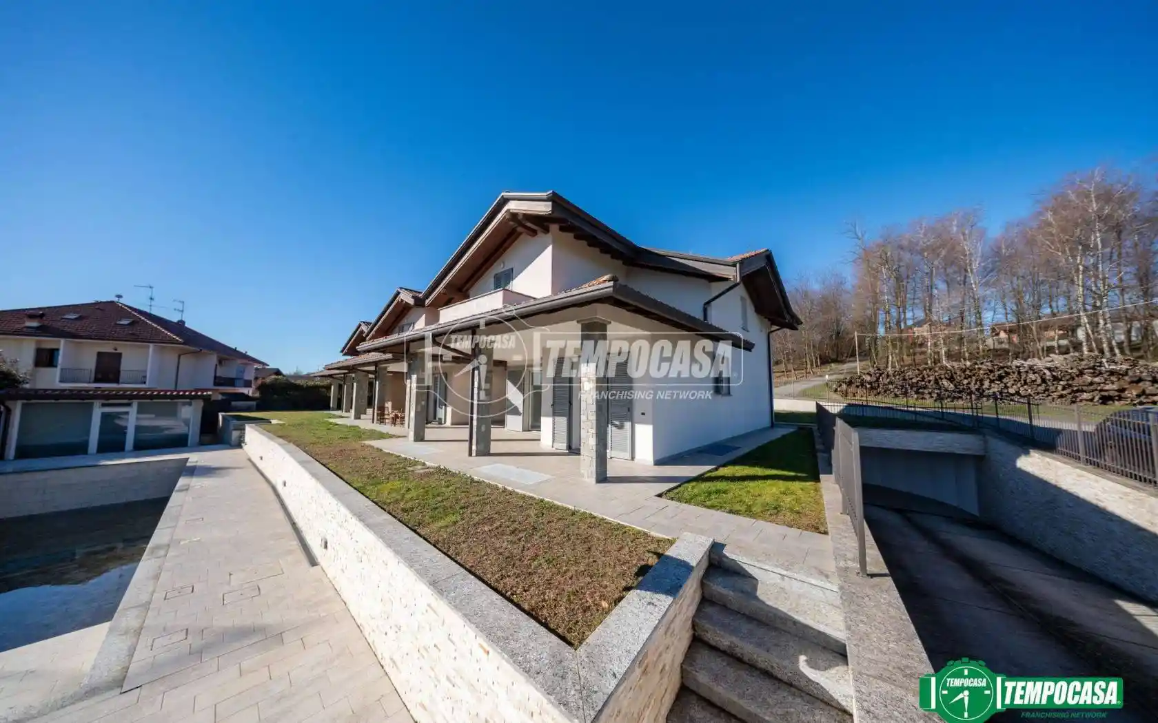 Casa indipendente in vendita a Paruzzaro