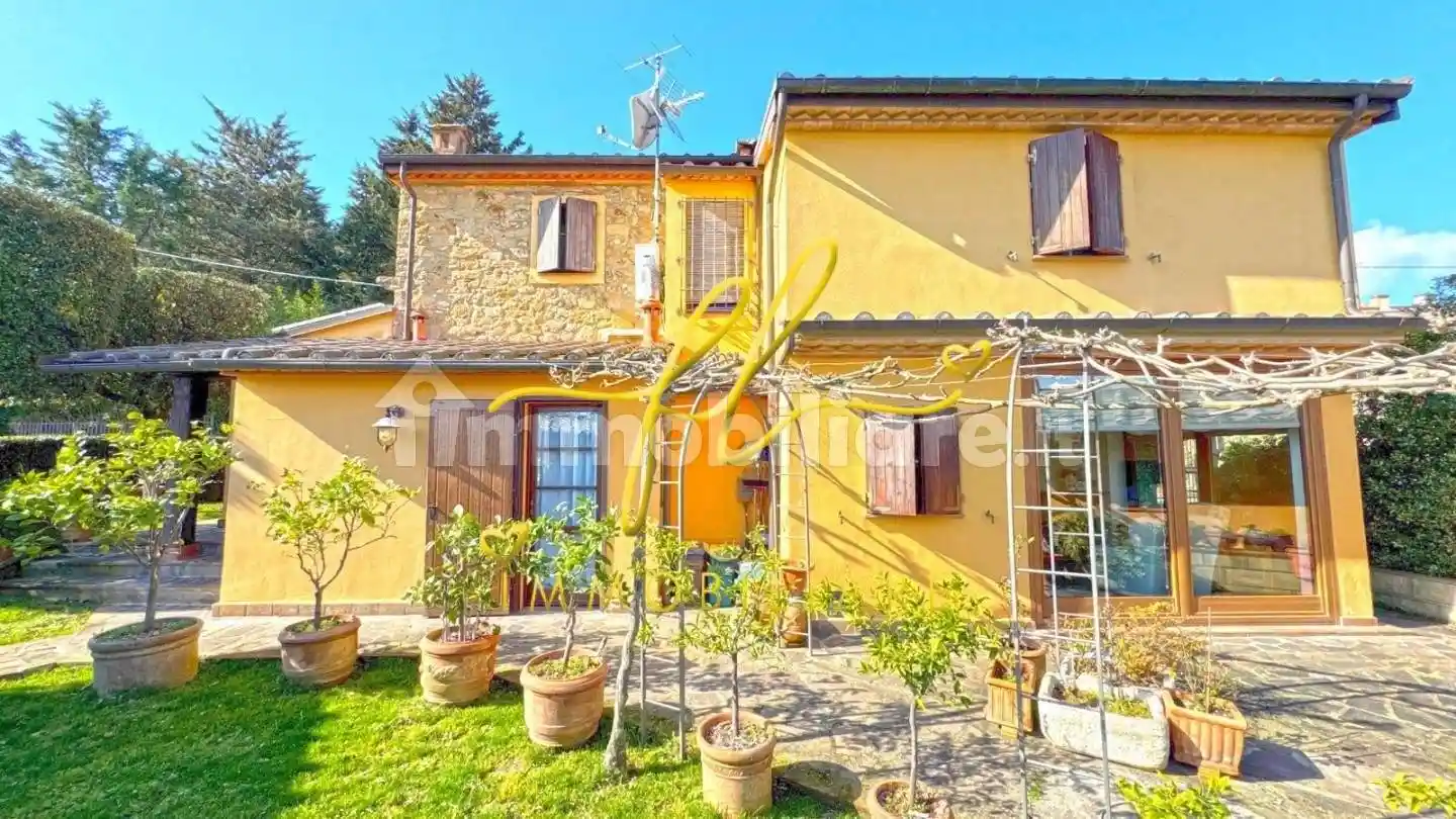 Rustico - Casale in vendita a Rosignano Marittimo