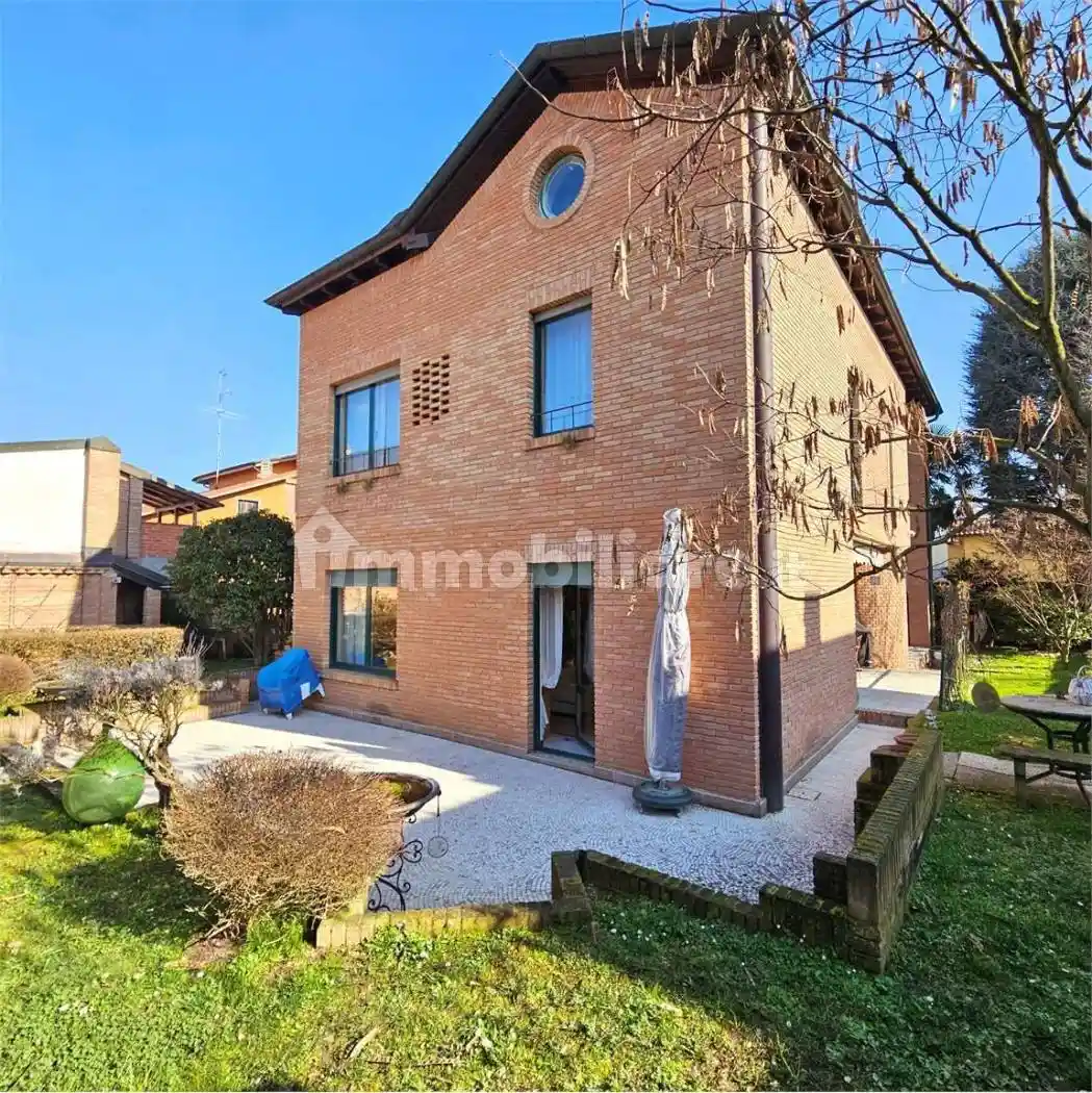 Villa in vendita a Abbiategrasso