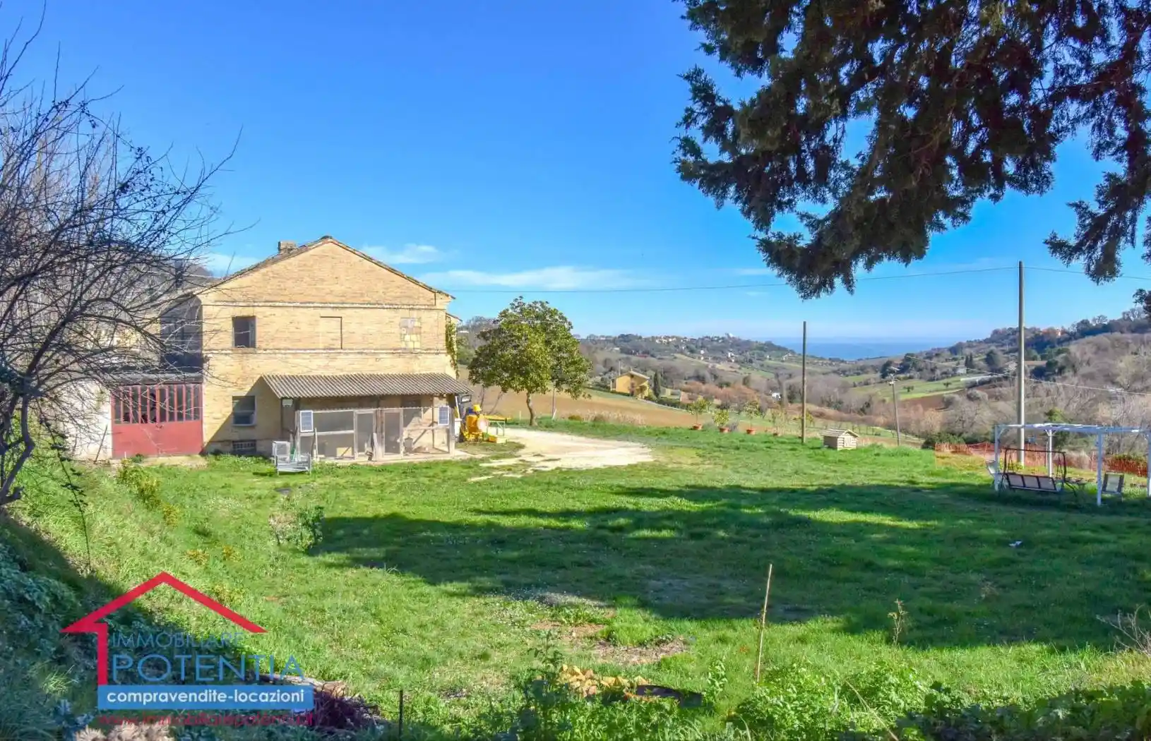 Rustico - Casale in vendita a Potenza Picena