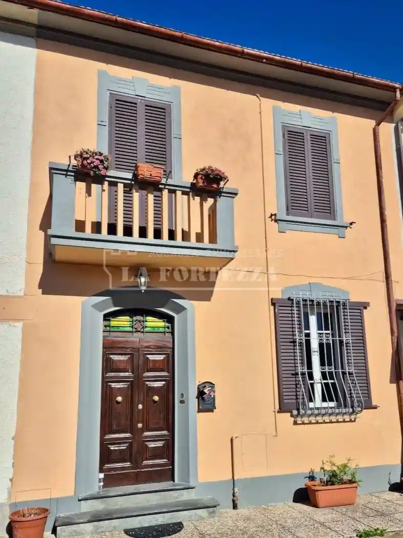 Casa indipendente in vendita a Cascina