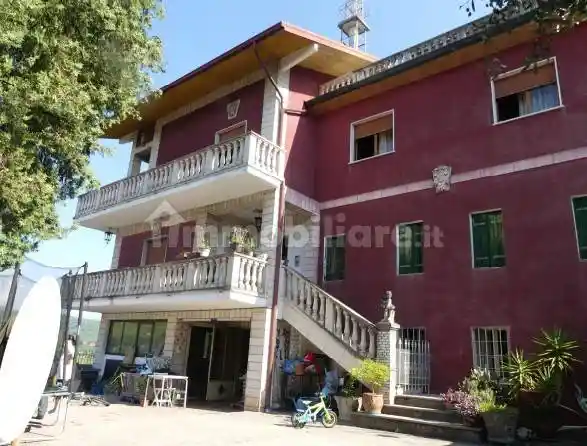 Palazzo - Stabile in vendita a Monteforte d'Alpone