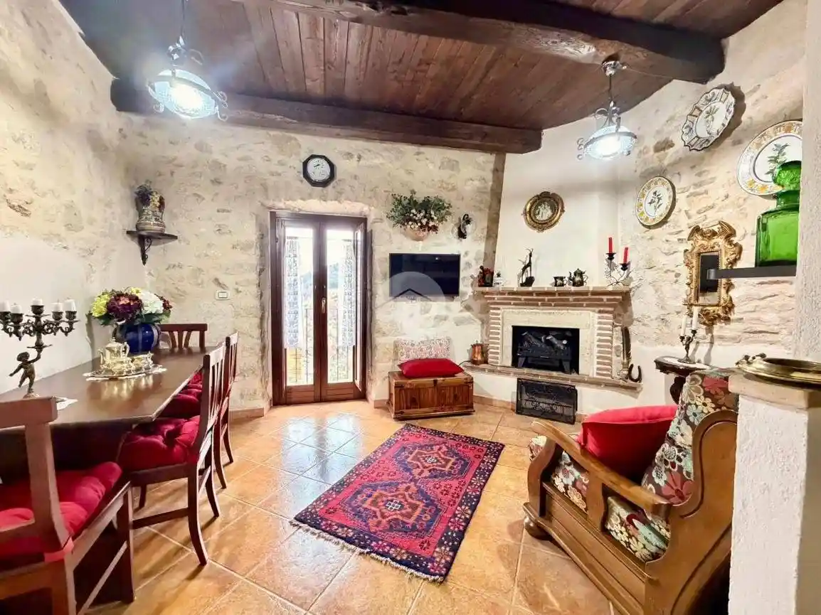 Casa indipendente in vendita a Ovindoli