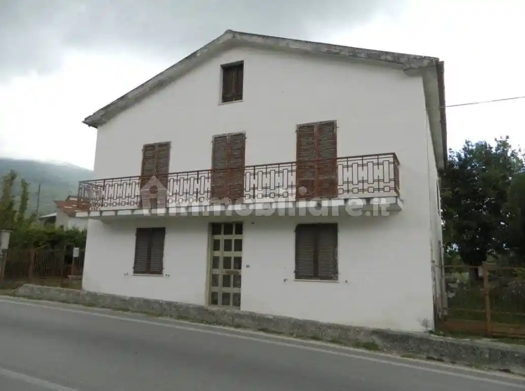 Casa indipendente in vendita a Civitella del Tronto